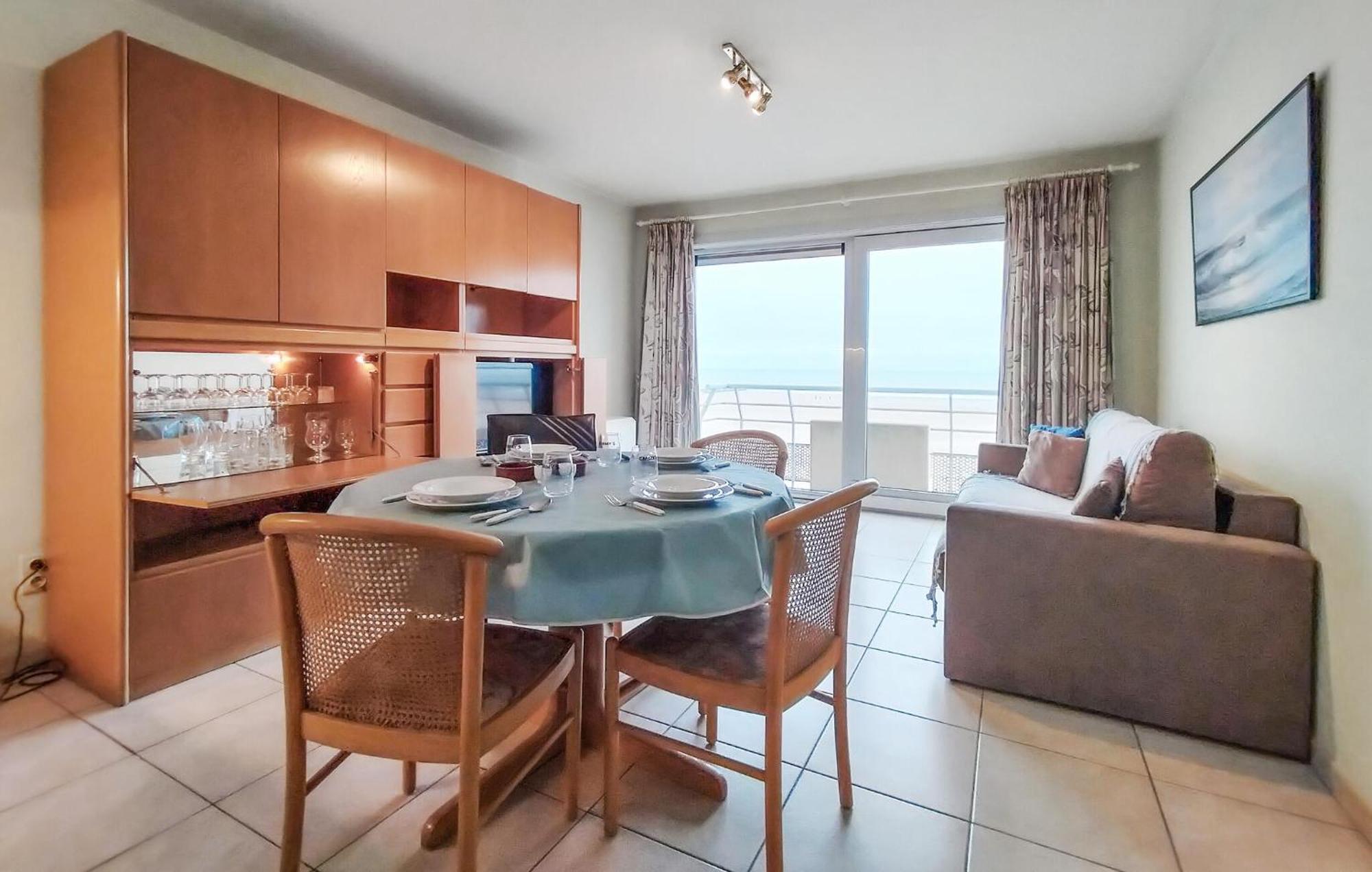 Awesome Apartment In Oostende With House Sea View Exterior foto